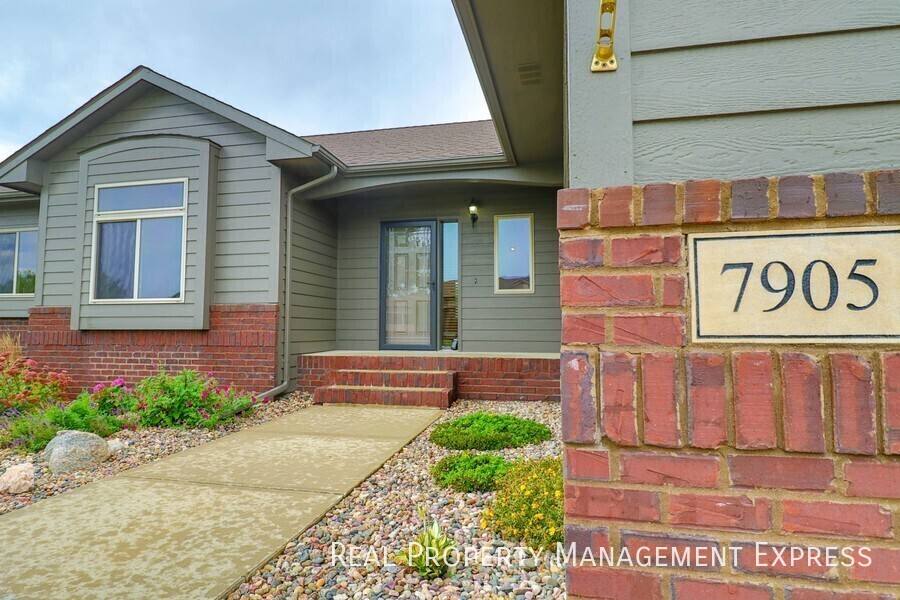 House for rent at 7905 S Grass Creek Dr, Sioux Falls, SD 57108