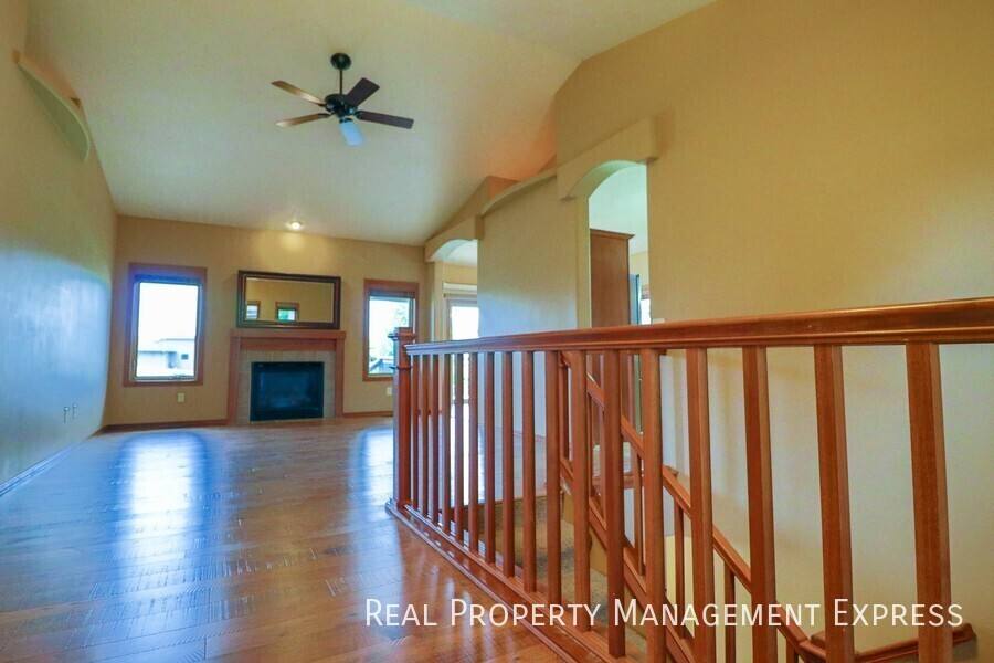 House for rent at 7905 S Grass Creek Dr, Sioux Falls, SD 57108