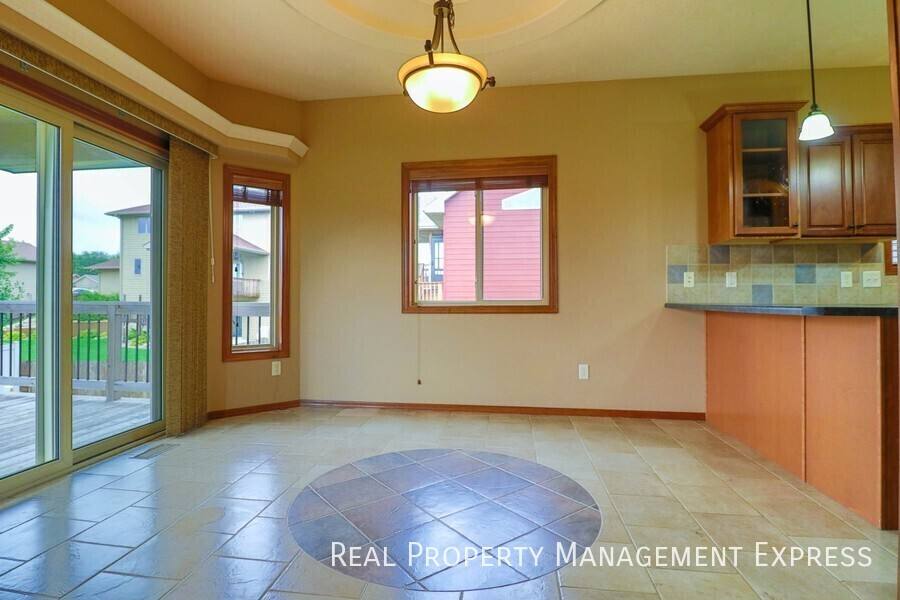House for rent at 7905 S Grass Creek Dr, Sioux Falls, SD 57108