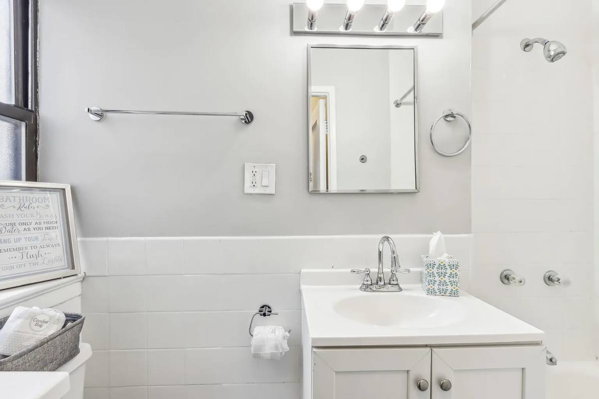 Apartment for rent at 1140 N Lasalle St, Chicago, IL 60602