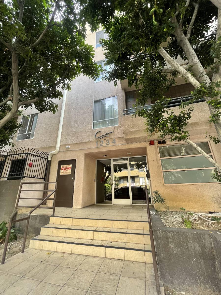 Apartment for rent at 1234 N Las Palmas Ave, Los Angeles, CA 90038