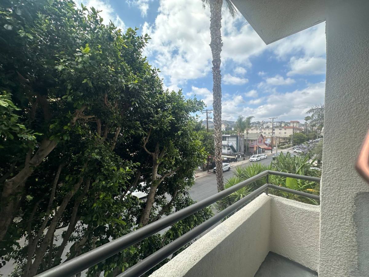 Apartment for rent at 1234 N Las Palmas Ave, Los Angeles, CA 90038