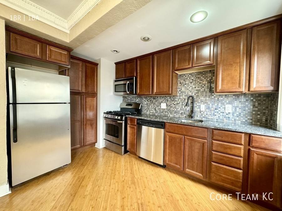 Condo for rent at 4804 Jefferson St #301, Kansas City, MO 64112