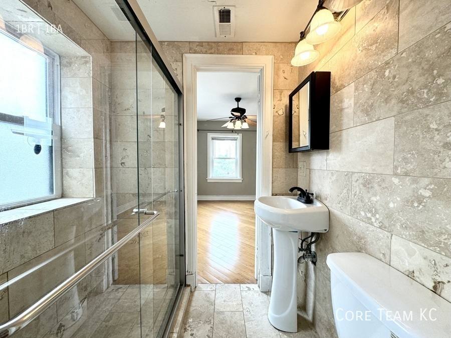 Condo for rent at 4804 Jefferson St #301, Kansas City, MO 64112