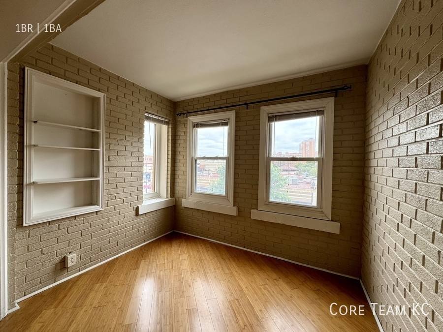 Condo for rent at 4804 Jefferson St #301, Kansas City, MO 64112