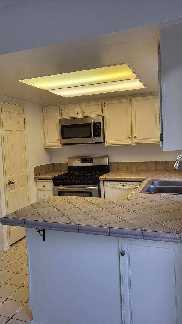 Townhouse for rent at 2065 E Bard Rd, Oxnard, CA 93033