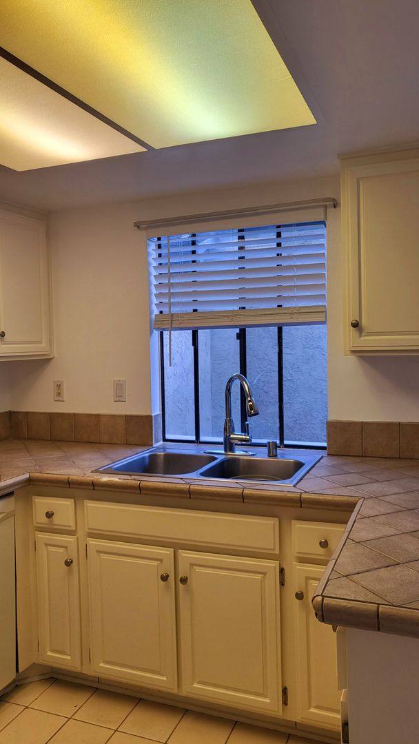 Townhouse for rent at 2065 E Bard Rd, Oxnard, CA 93033