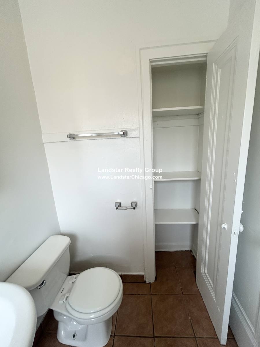 Apartment for rent at 1135 W Lunt, Chicago, IL 60626