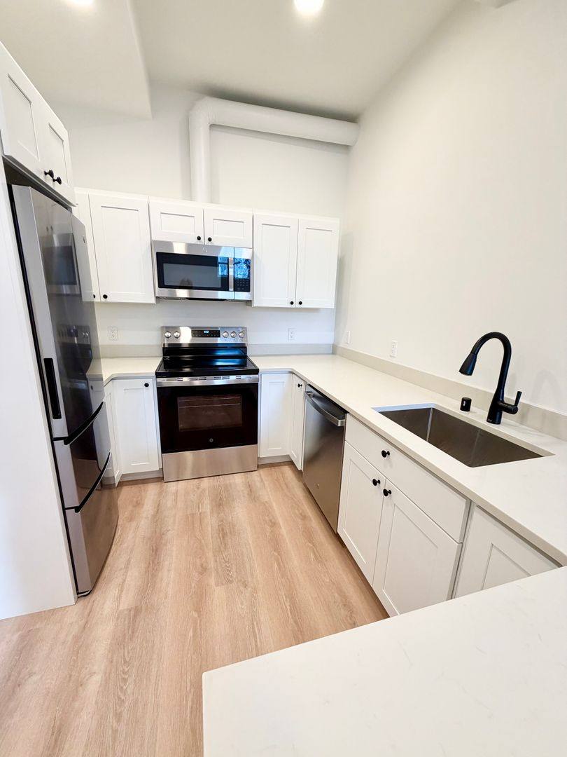 Apartment for rent at 1223 W Nickerson St, Seattle, WA 98119