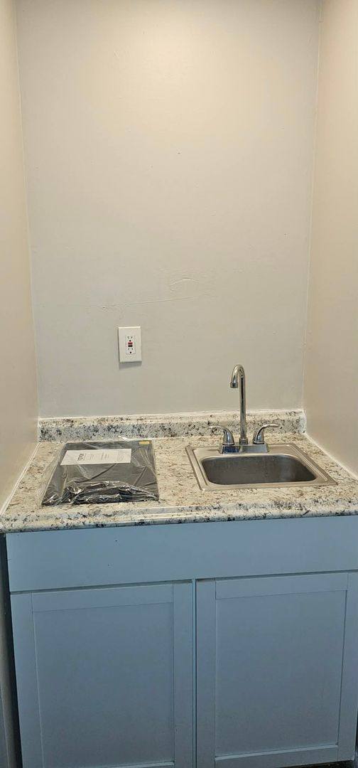 Apartment for rent at 304 Court St, Syracuse, NY 13208