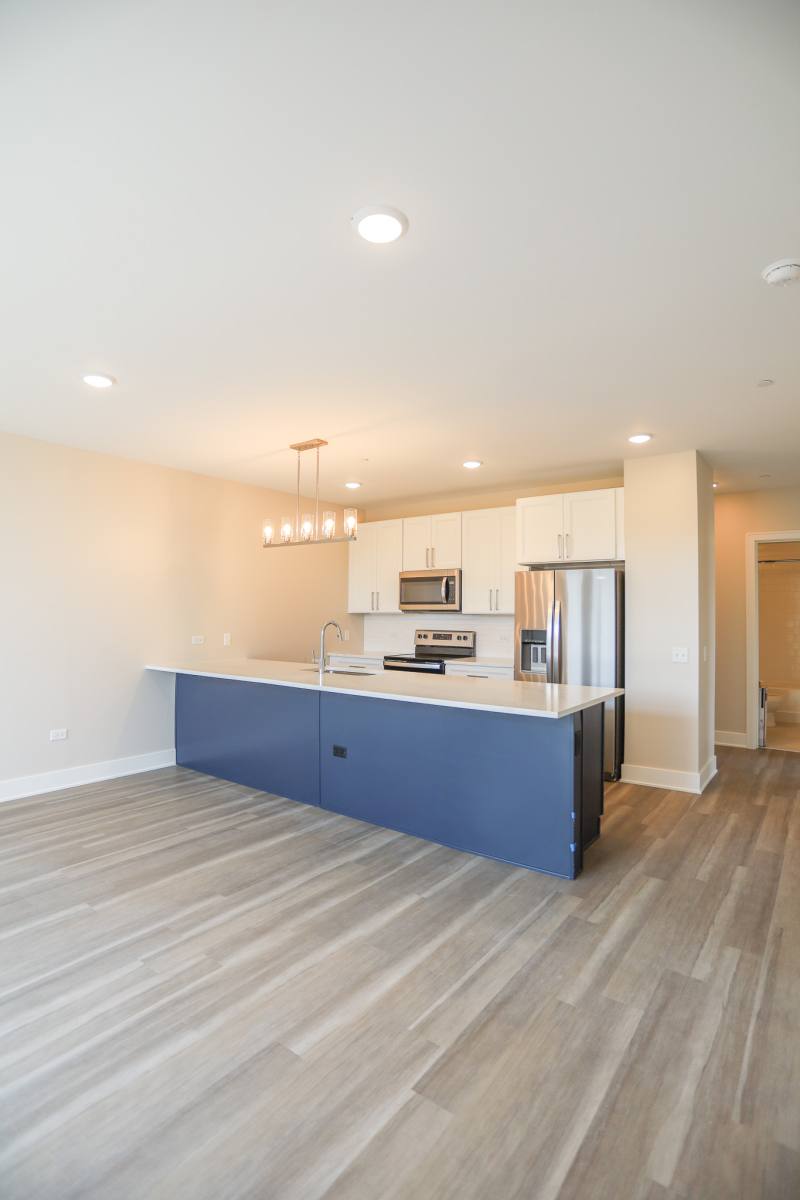 Apartment for rent at 880 Lee St, Des Plaines, IL 60016