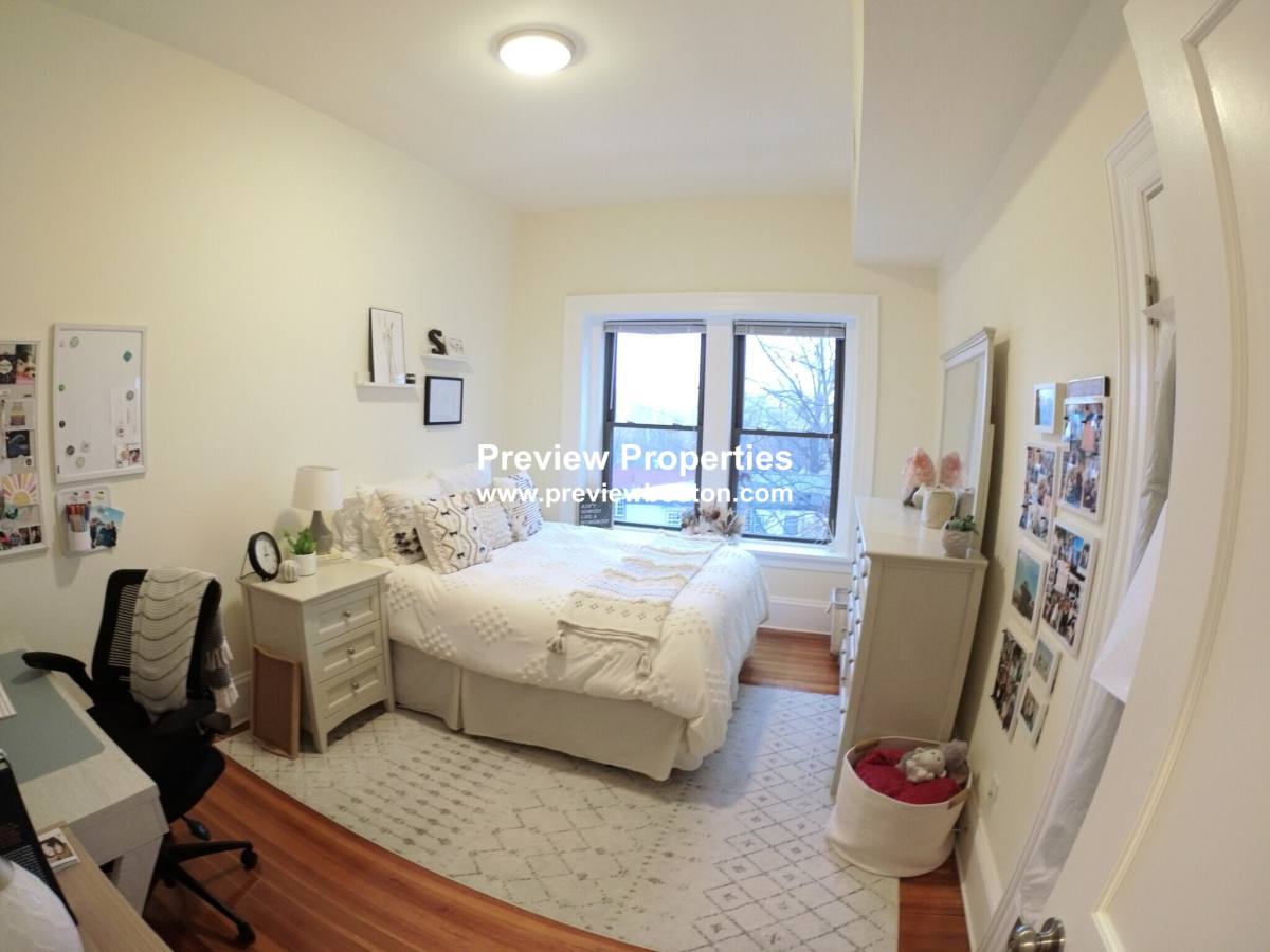 Apartment for rent at 1463 Beacon St, Brookline, MA 02445