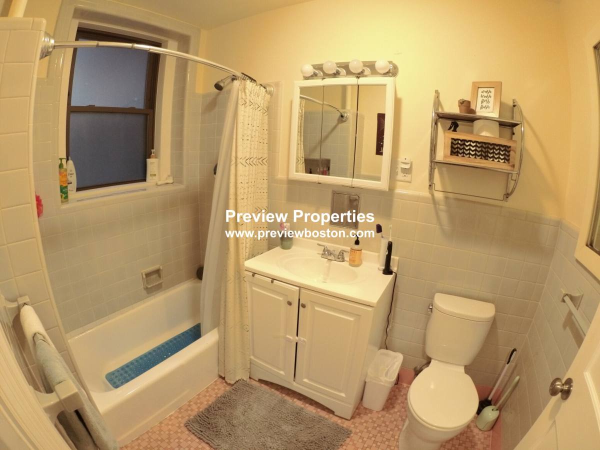 Apartment for rent at 1463 Beacon St, Brookline, MA 02445