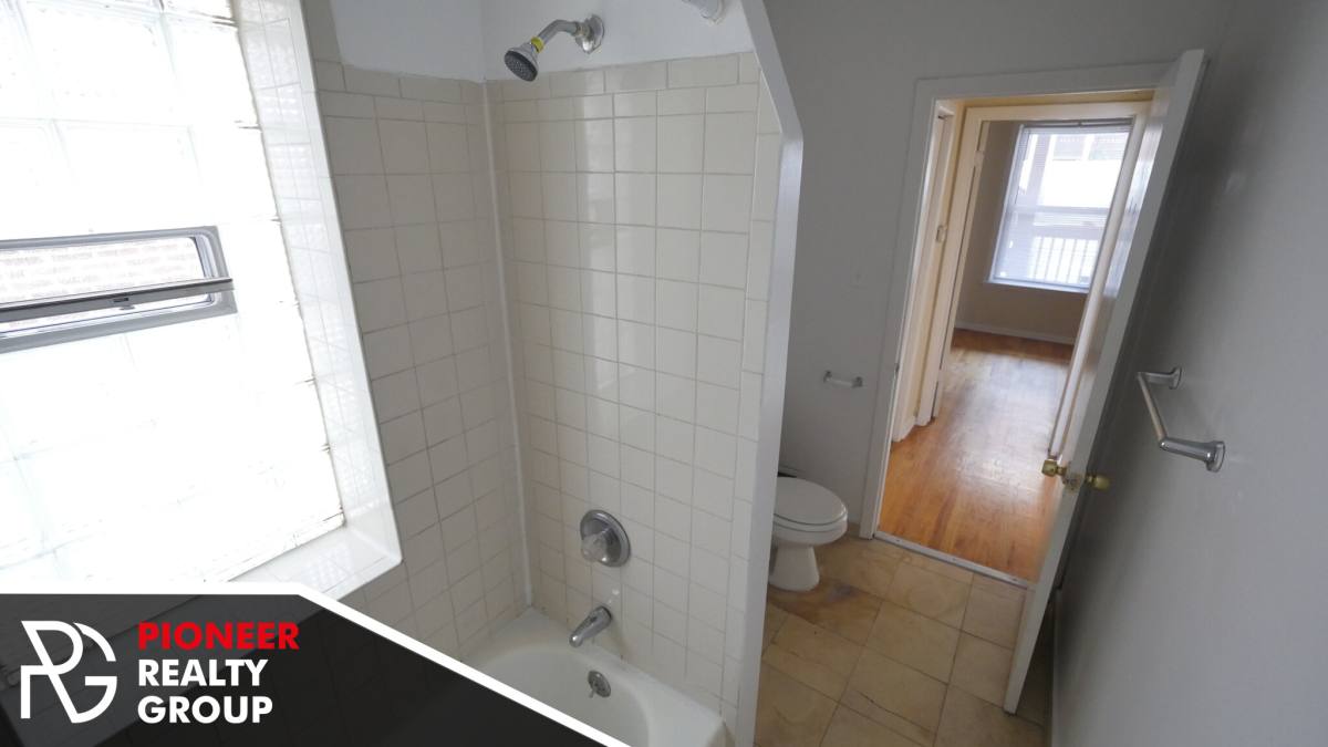 Apartment for rent at 620 W Barry #W2, Chicago, IL 60657