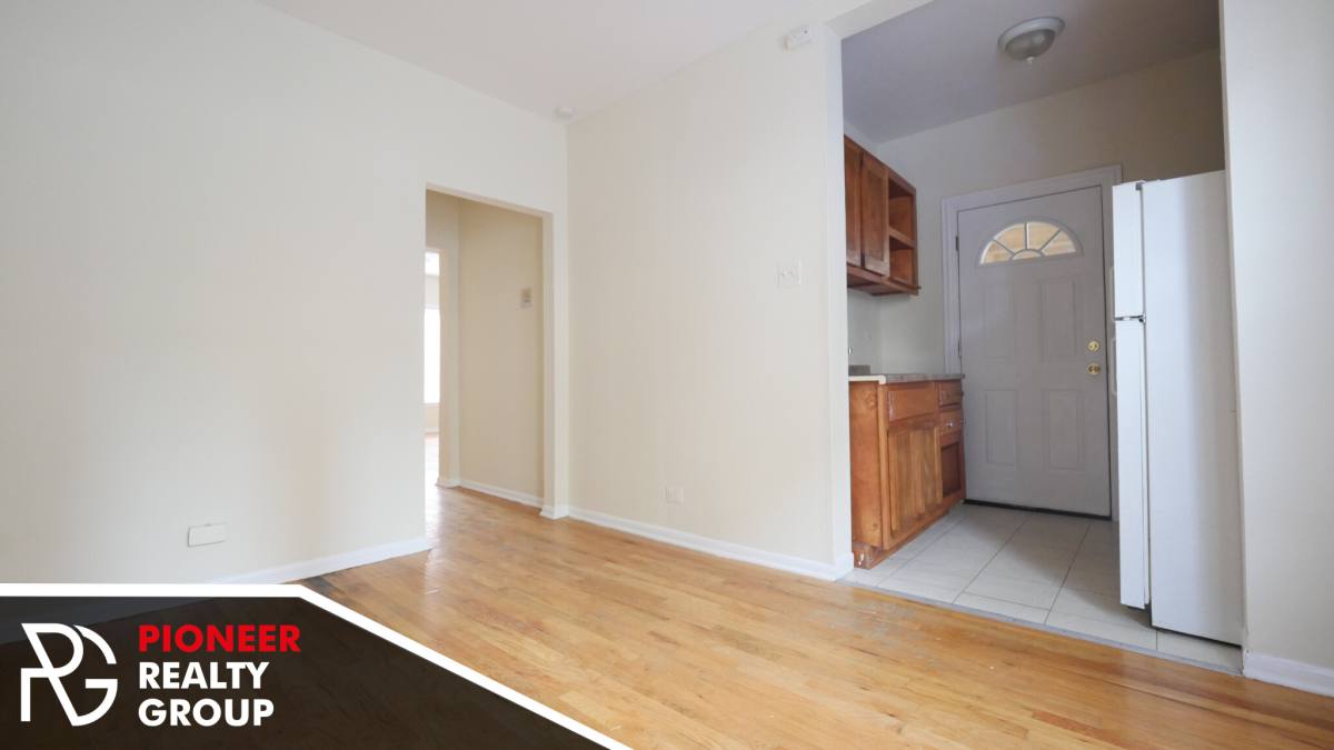 Apartment for rent at 620 W Barry #W2, Chicago, IL 60657
