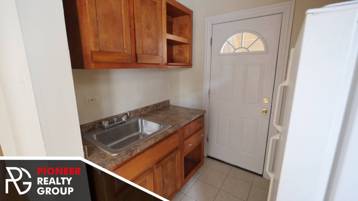 Apartment for rent at 620 W Barry #W2, Chicago, IL 60657