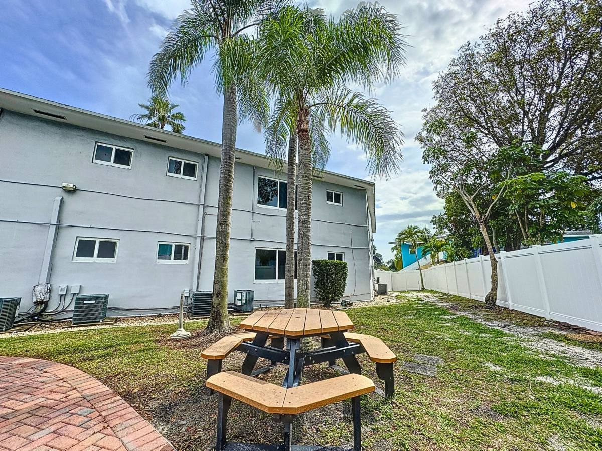 Apartment for rent at 4401 NE 21st Ave, Fort Lauderdale, FL 33308