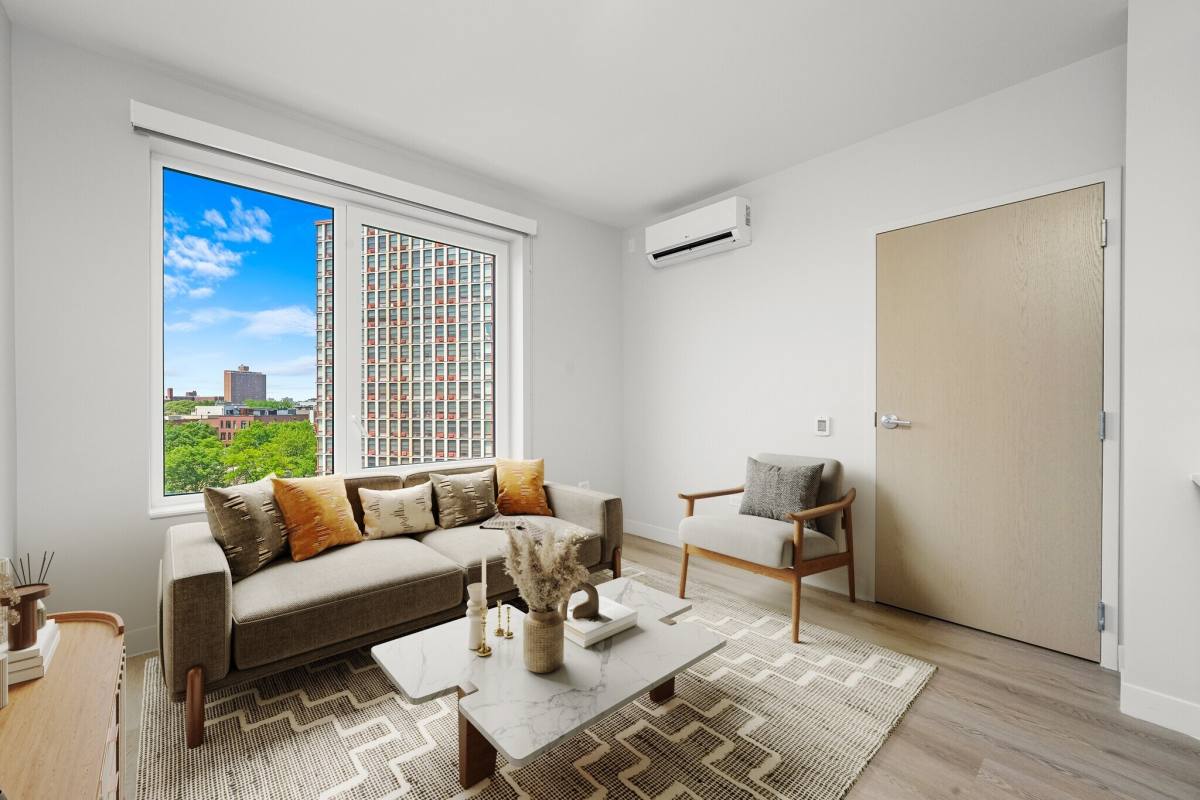 Apartment for rent at 641 N Ogden Ave, Chicago, IL 60642
