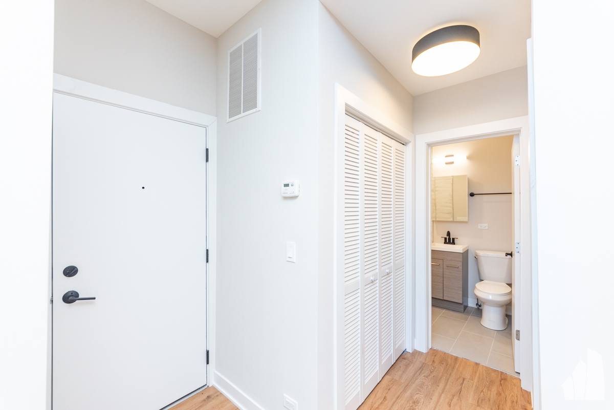 Apartment for rent at 656 W Wrightwood, Chicago, IL 60614