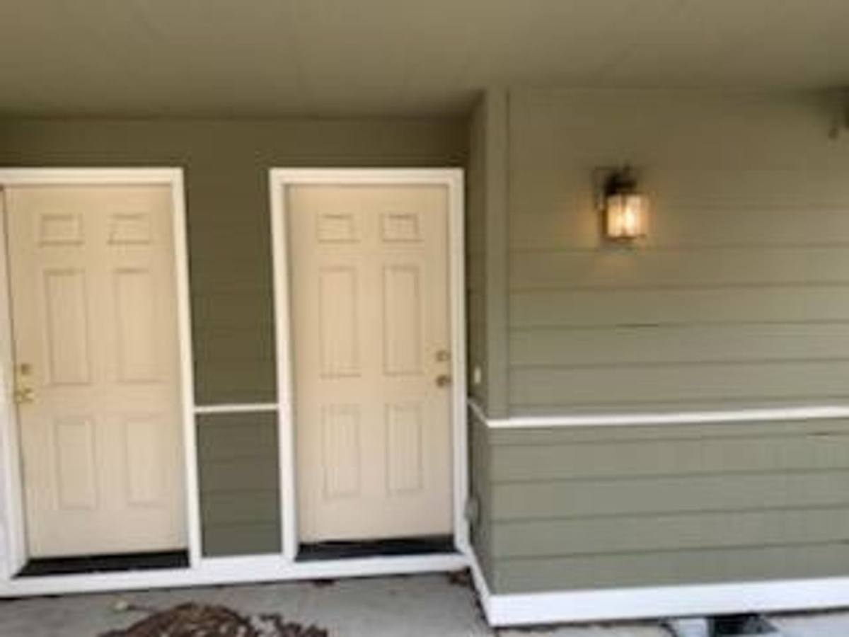 Apartment for rent at 2611 NW Cedar Ave, Redmond, OR 97756