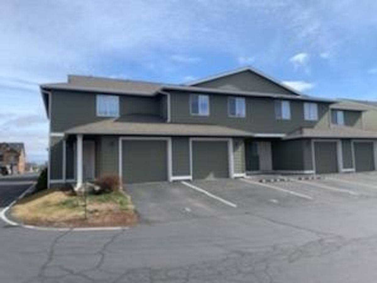Apartment for rent at 2611 NW Cedar Ave, Redmond, OR 97756