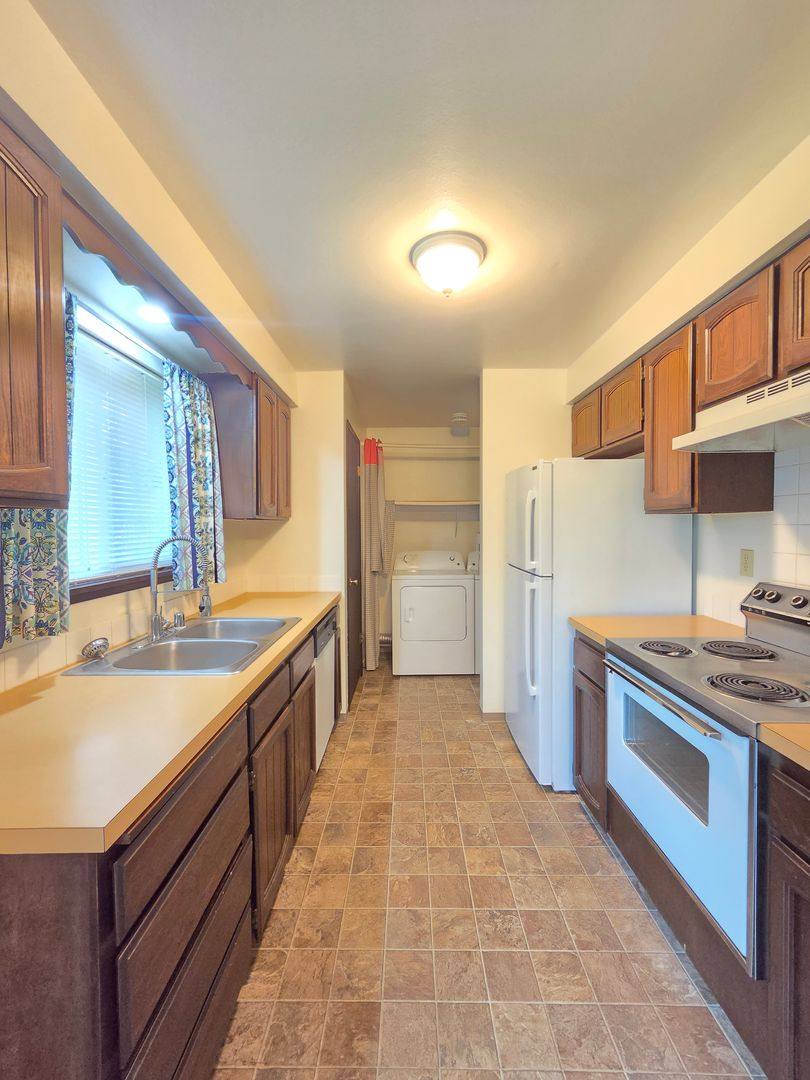 Apartment for rent at 1318 S Robin Hood St, Spokane, WA 99206