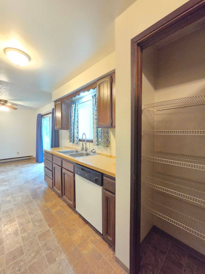 Apartment for rent at 1318 S Robin Hood St, Spokane, WA 99206