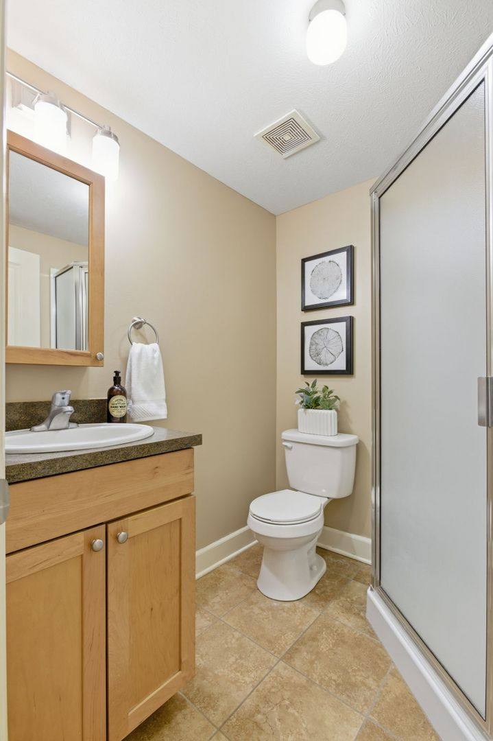 Apartment for rent at 102-108 N 34th St, Omaha, NE 68131