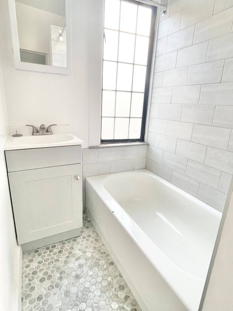 Apartment for rent at 1600 - 1610 Sutter St, San Francisco, CA 94109