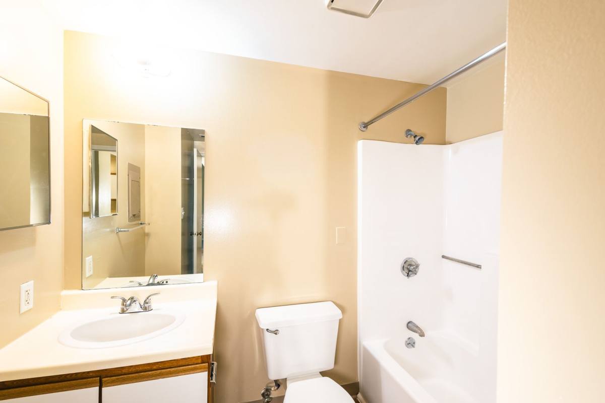 Apartment for rent at 415 N 41st Ave, Omaha, NE 68131