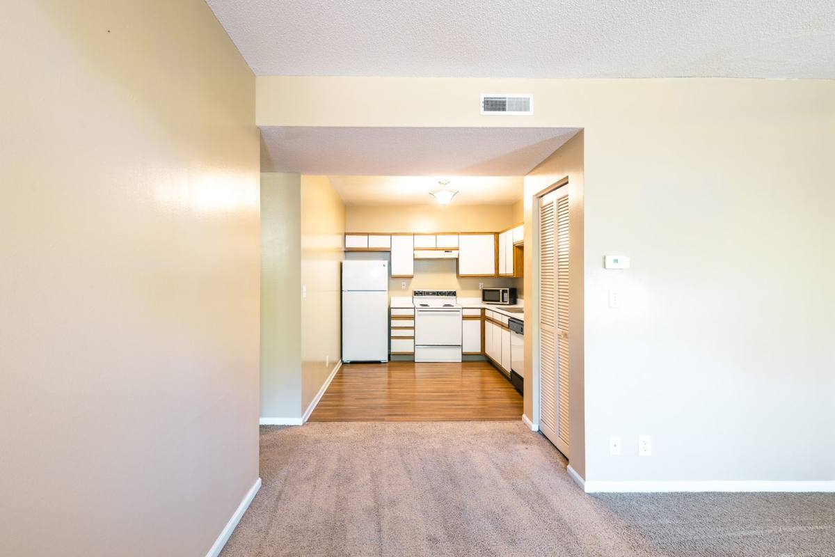 Apartment for rent at 415 N 41st Ave, Omaha, NE 68131