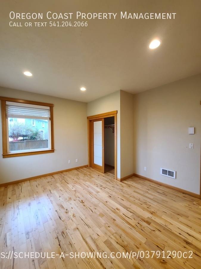 House for rent at 961 NW Lanai Loop, Seal Rock, OR 97376