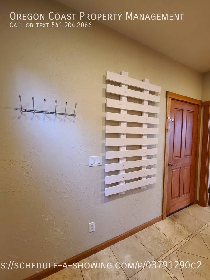 House for rent at 961 NW Lanai Loop, Seal Rock, OR 97376