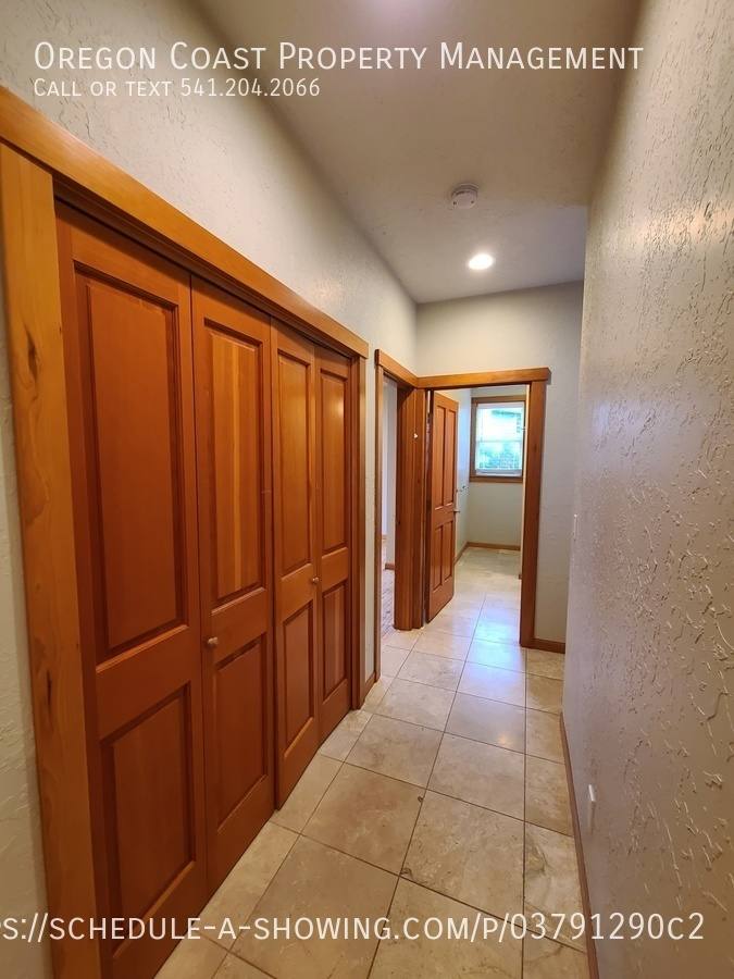 House for rent at 961 NW Lanai Loop, Seal Rock, OR 97376