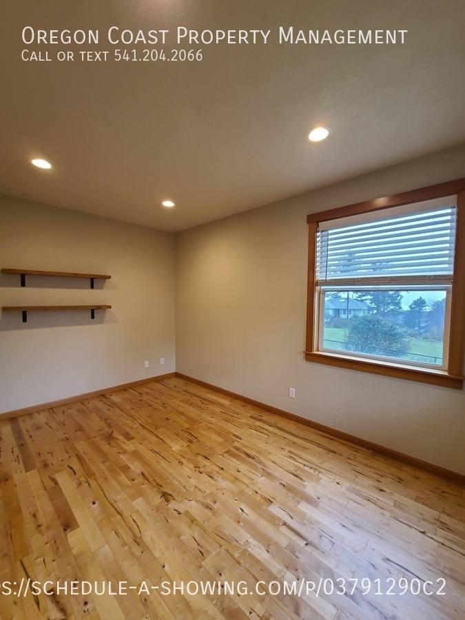 House for rent at 961 NW Lanai Loop, Seal Rock, OR 97376