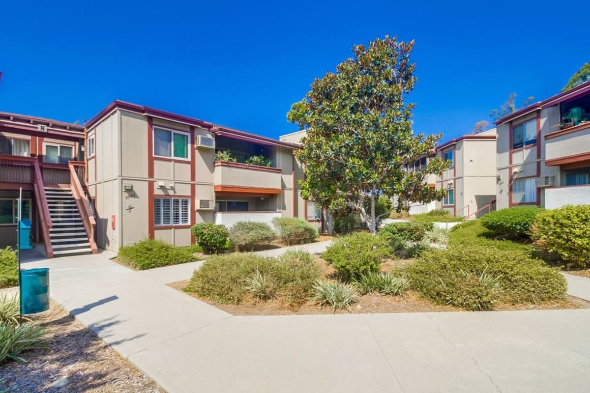 Apartment for rent at 5543 Adobe Falls Rd, San Diego, CA 92120