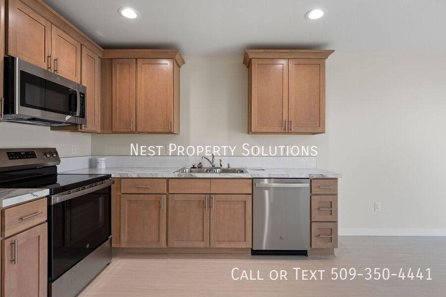 Apartment for rent at 1613 W Lee St #C, Moses Lake, WA 98837