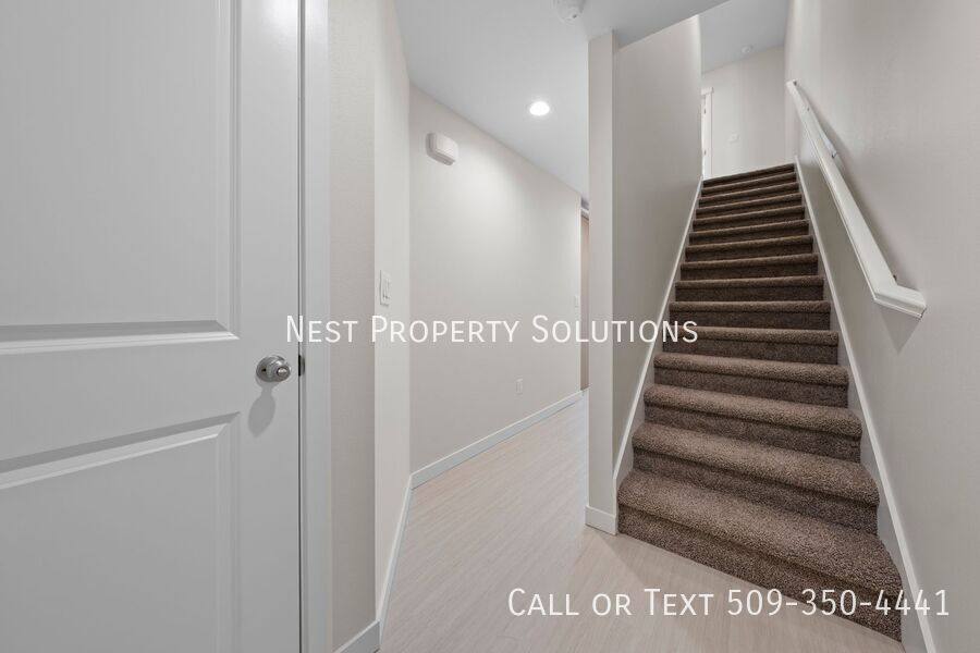 Apartment for rent at 1613 W Lee St #C, Moses Lake, WA 98837