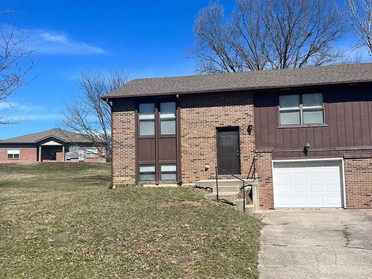 Apartment for rent at 429 - 431 Maple Grove Way, Columbia, MO 65203