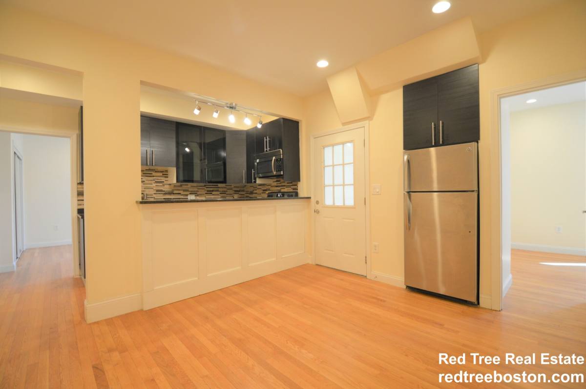 Apartment for rent at 1801 Beacon St #6, Brookline, MA 02445