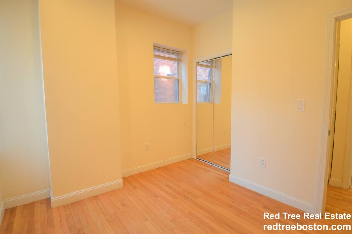 Apartment for rent at 1801 Beacon St #6, Brookline, MA 02445