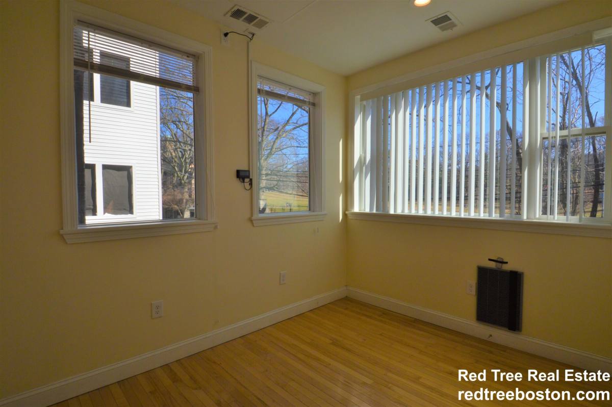 Apartment for rent at 1801 Beacon St #6, Brookline, MA 02445