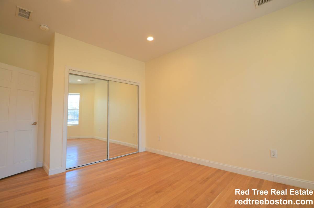 Apartment for rent at 1801 Beacon St #6, Brookline, MA 02445