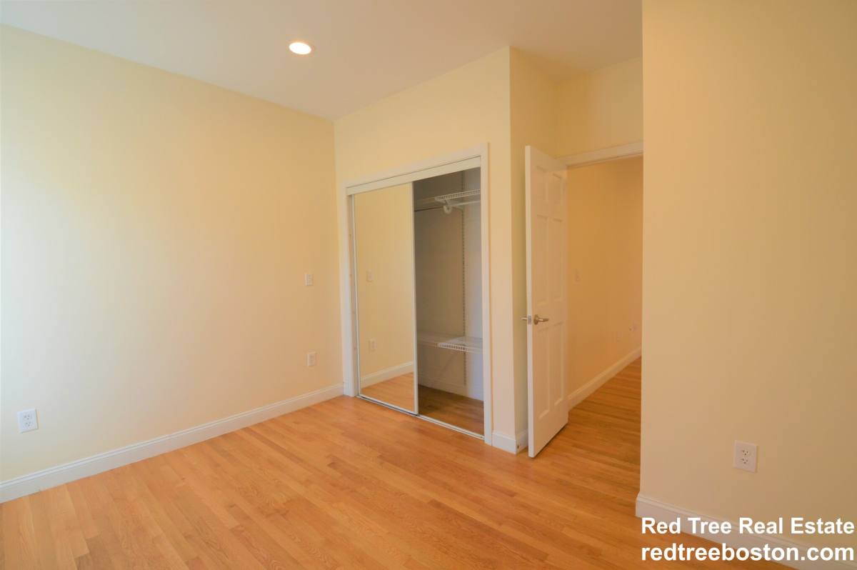 Apartment for rent at 1801 Beacon St #6, Brookline, MA 02445