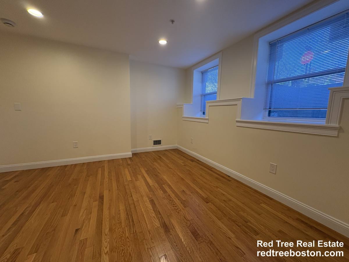 Apartment for rent at 1801 Beacon St #1, Brookline, MA 02445