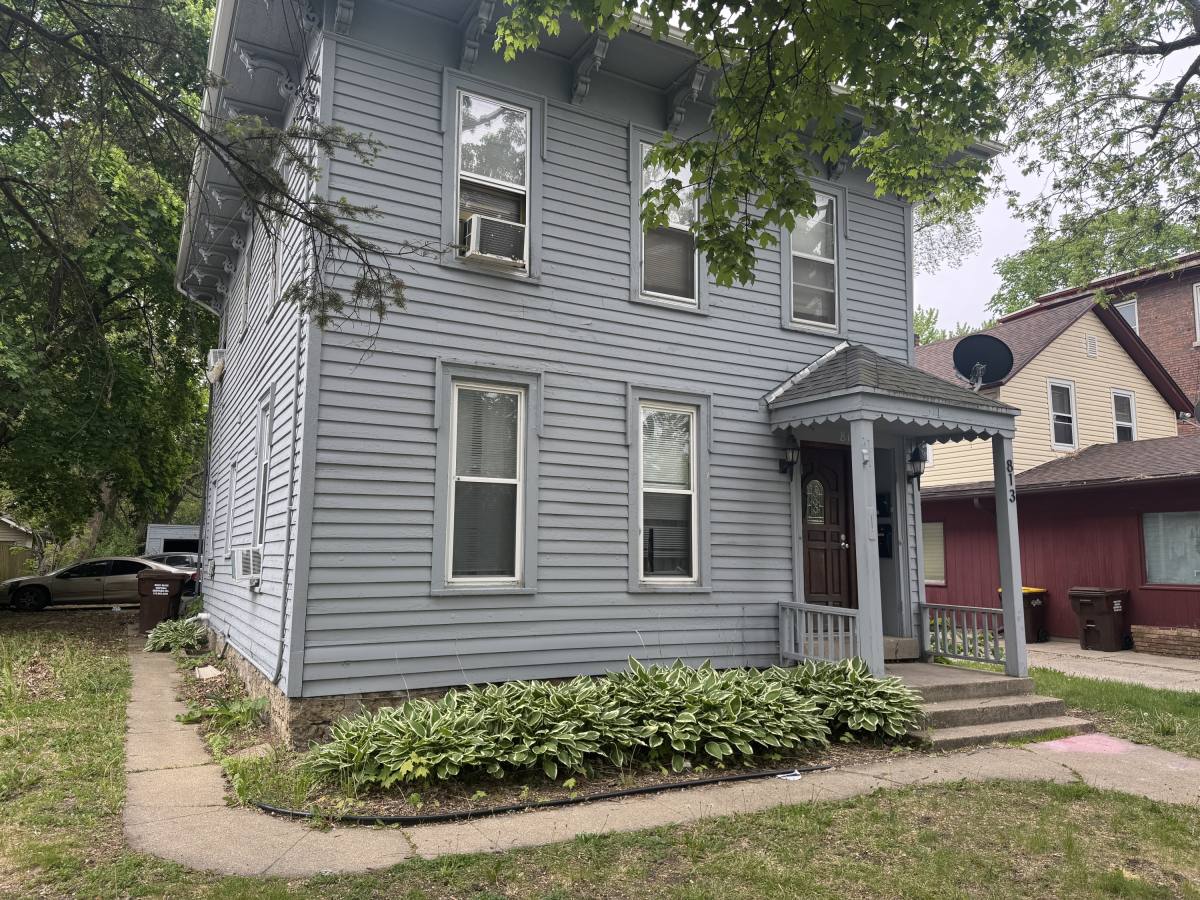 Apartment for rent at 813 3rd Ave #2R, Rockford, IL 61104