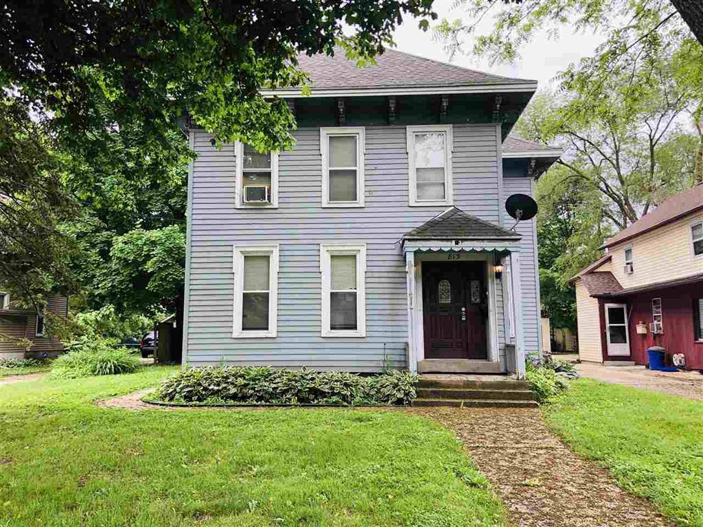 Apartment for rent at 813 3rd Ave #2R, Rockford, IL 61104
