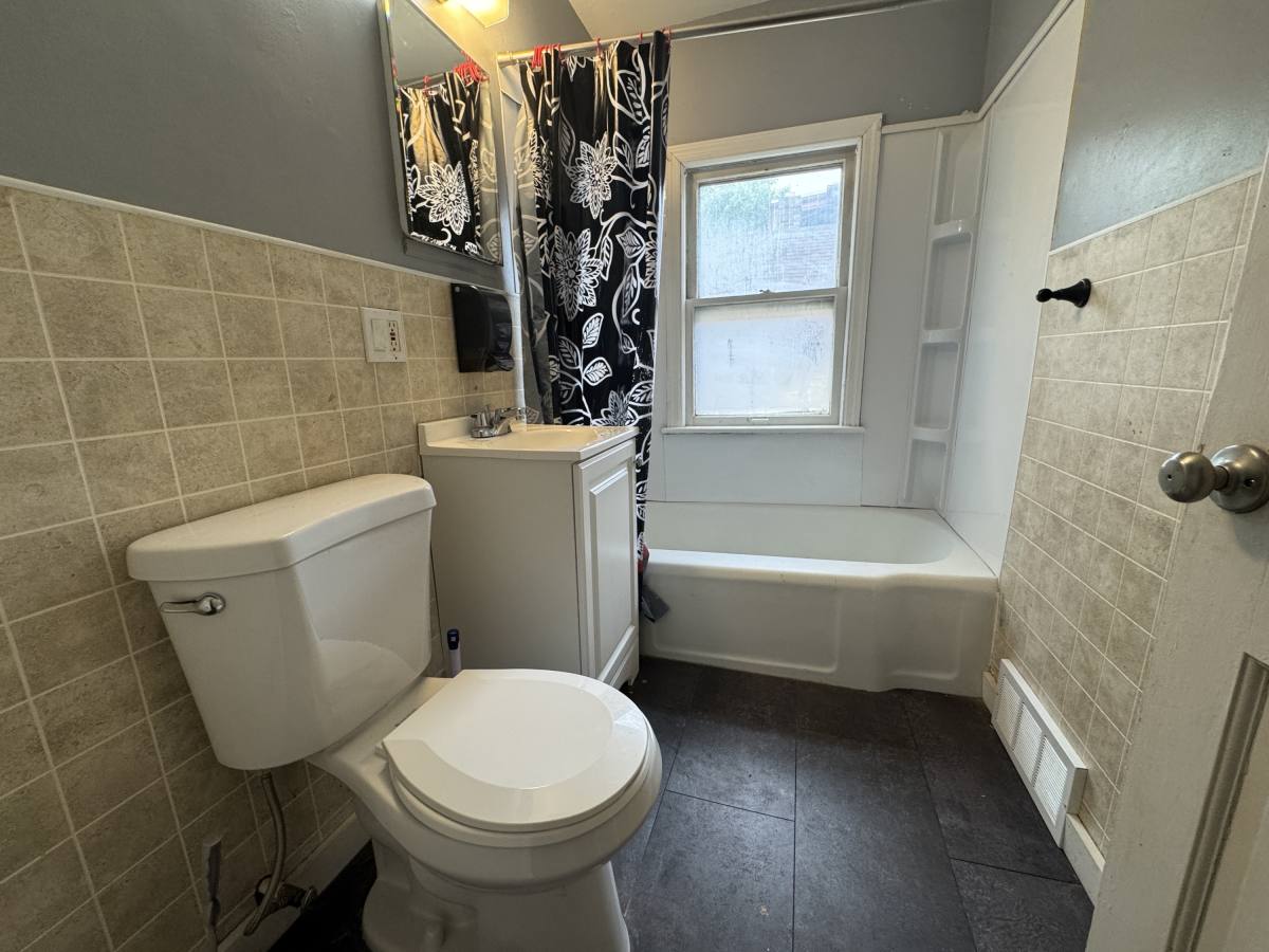 Apartment for rent at 813 3rd Ave #2R, Rockford, IL 61104
