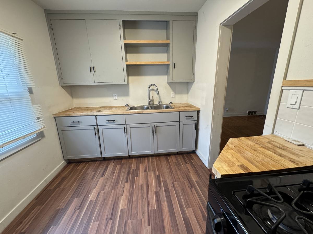 Apartment for rent at 813 3rd Ave #2R, Rockford, IL 61104