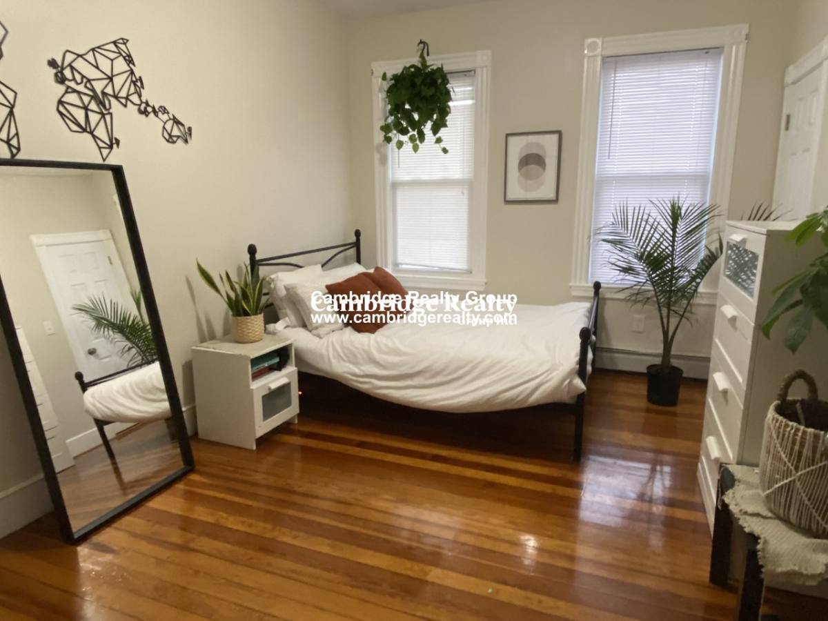 Apartment for rent at 69 Newton St #2L, Somerville, MA 02143